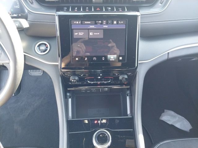 New 2025 Jeep Grand Cherokee Laredo image 13