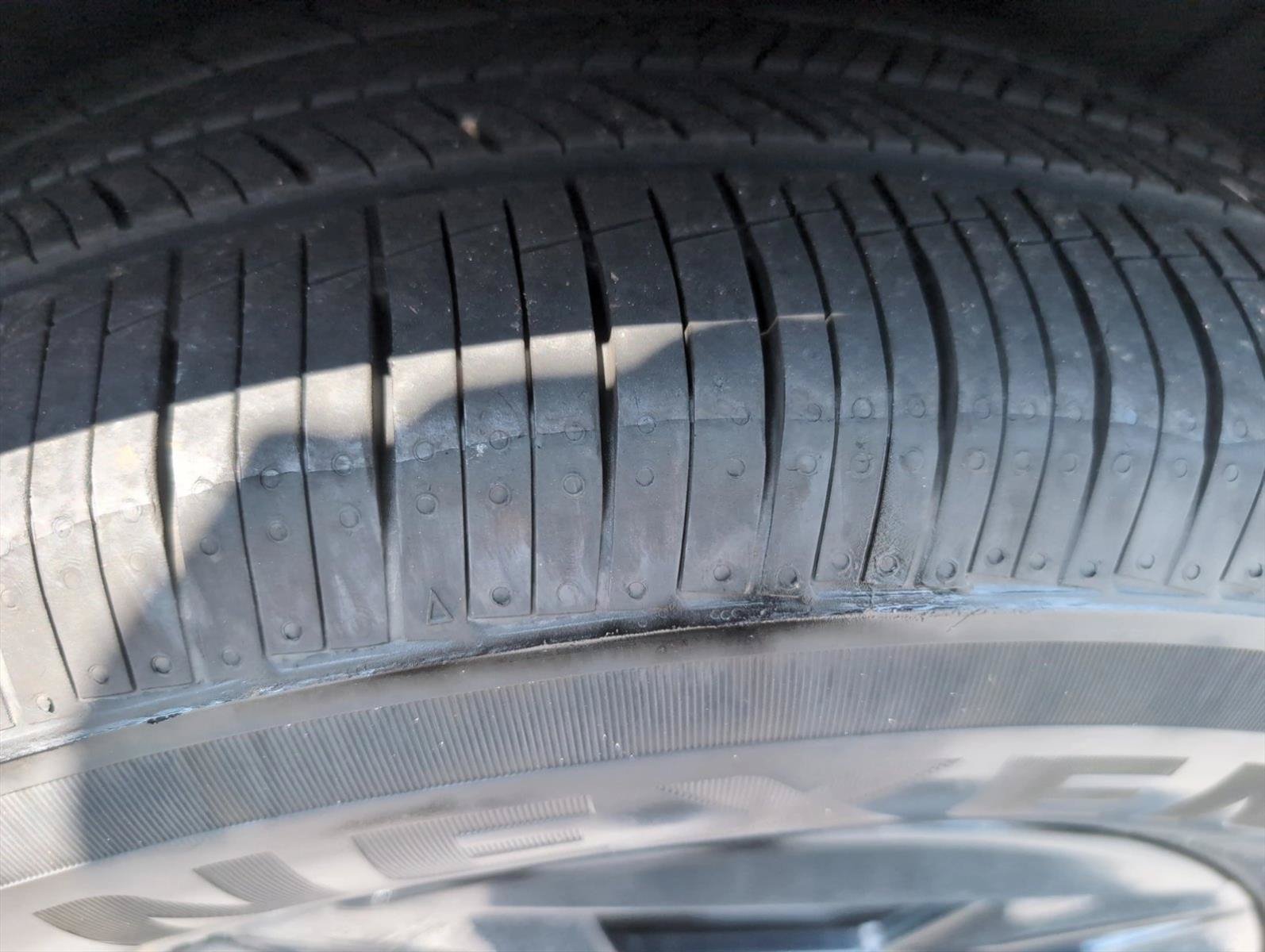 Used 2025 Kia Carnival FWD image 29