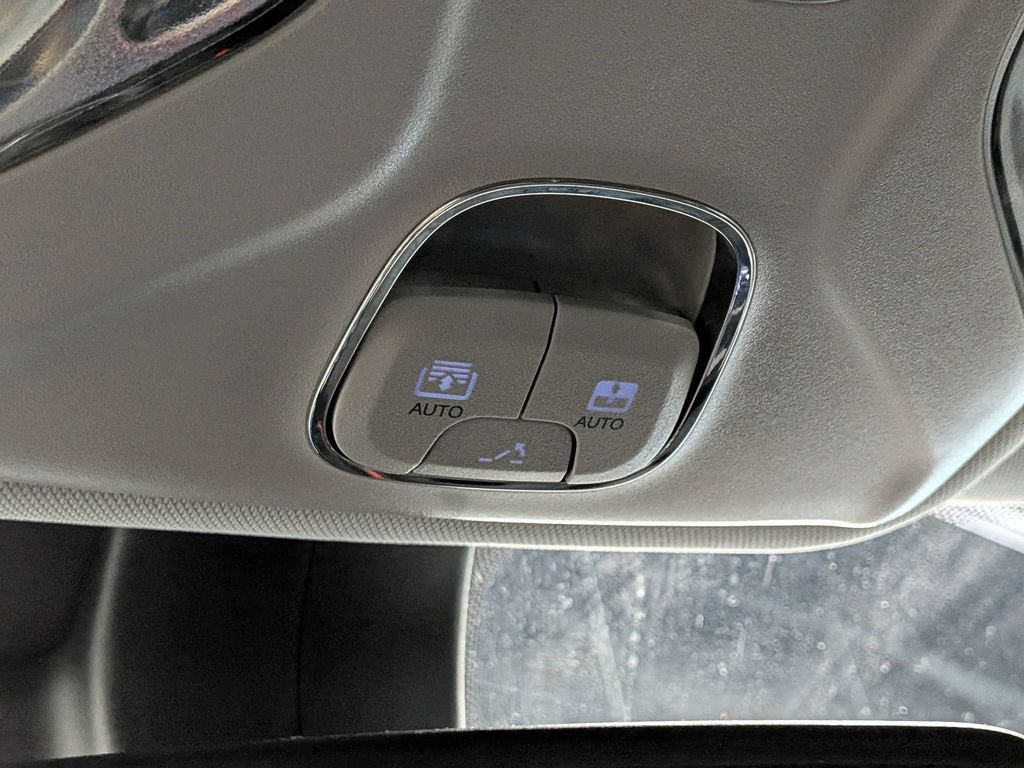 Used 2022 Jeep Compass Latitude w/ Sun and Sound Group FWD image 20