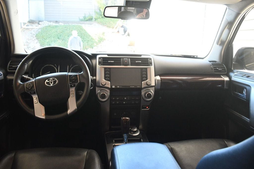 Used 2020 Toyota 4Runner Limited AWD/4WD image 5
