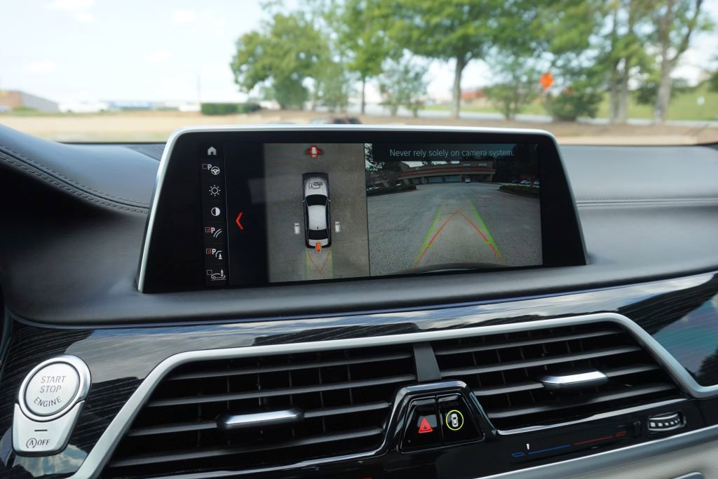 Used 2019 BMW 750i w/ Executive Package image 46