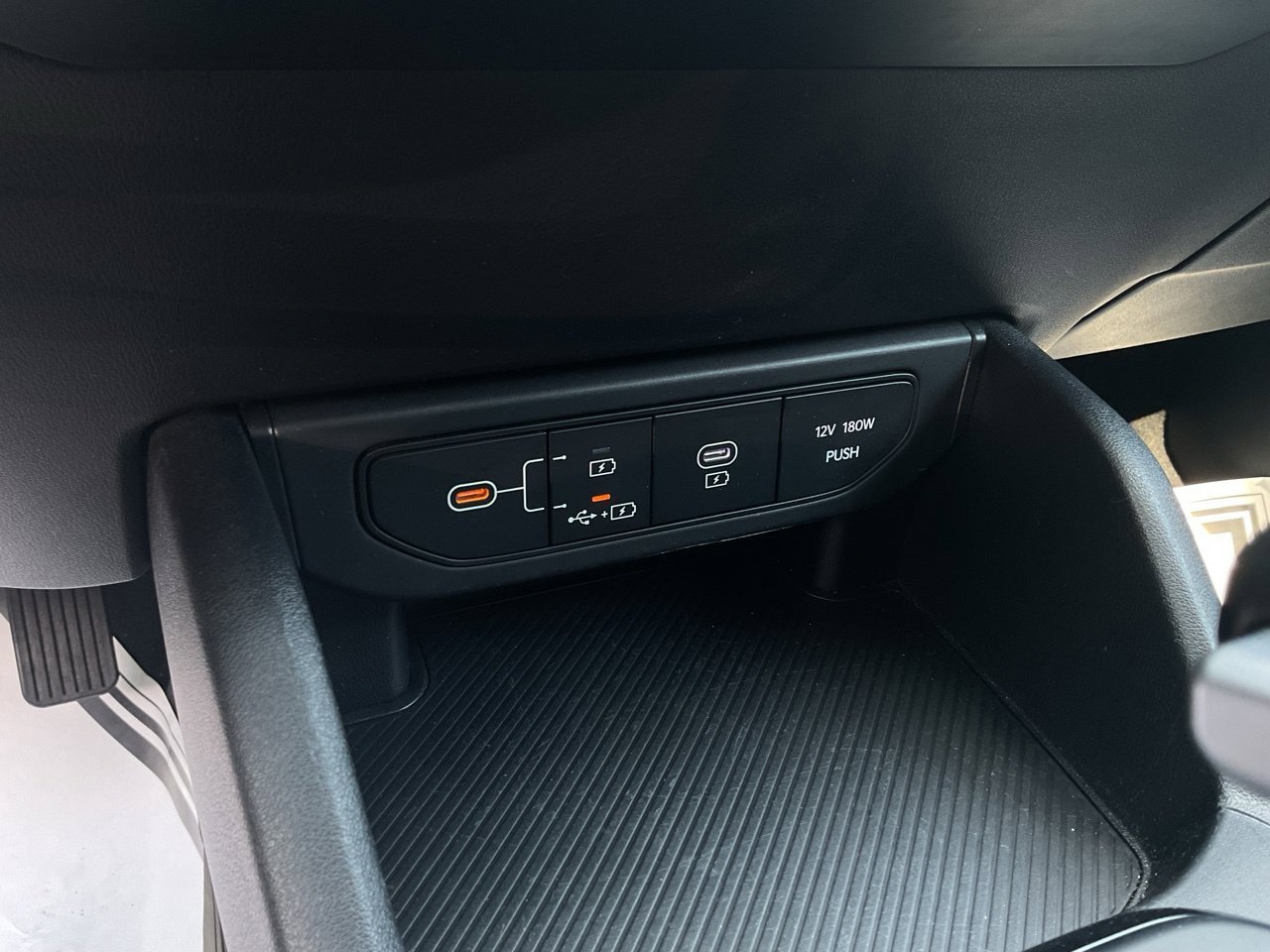Used 2025 Kia K4 FWD image 26