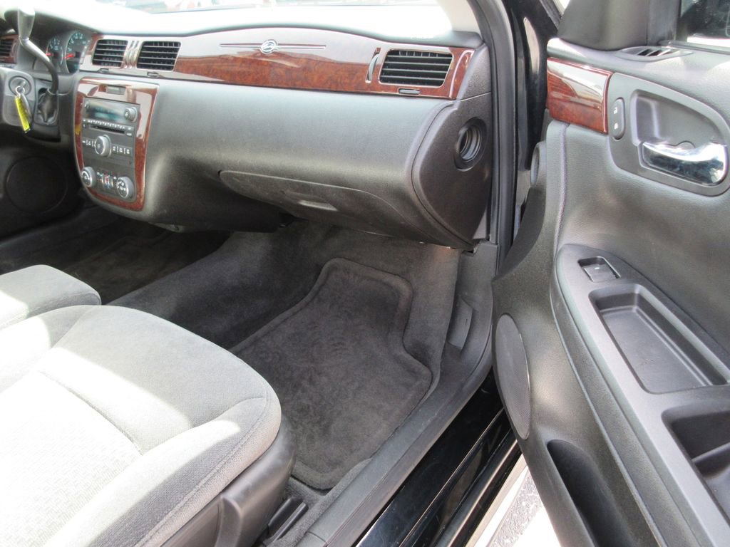 Certified 2011 Chevrolet Impala LT image 17