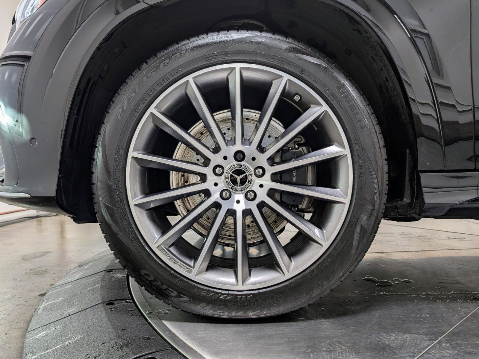 Used 2024 Mercedes-Benz GLE 350 4MATIC w/ AMG Line Exterior image 12