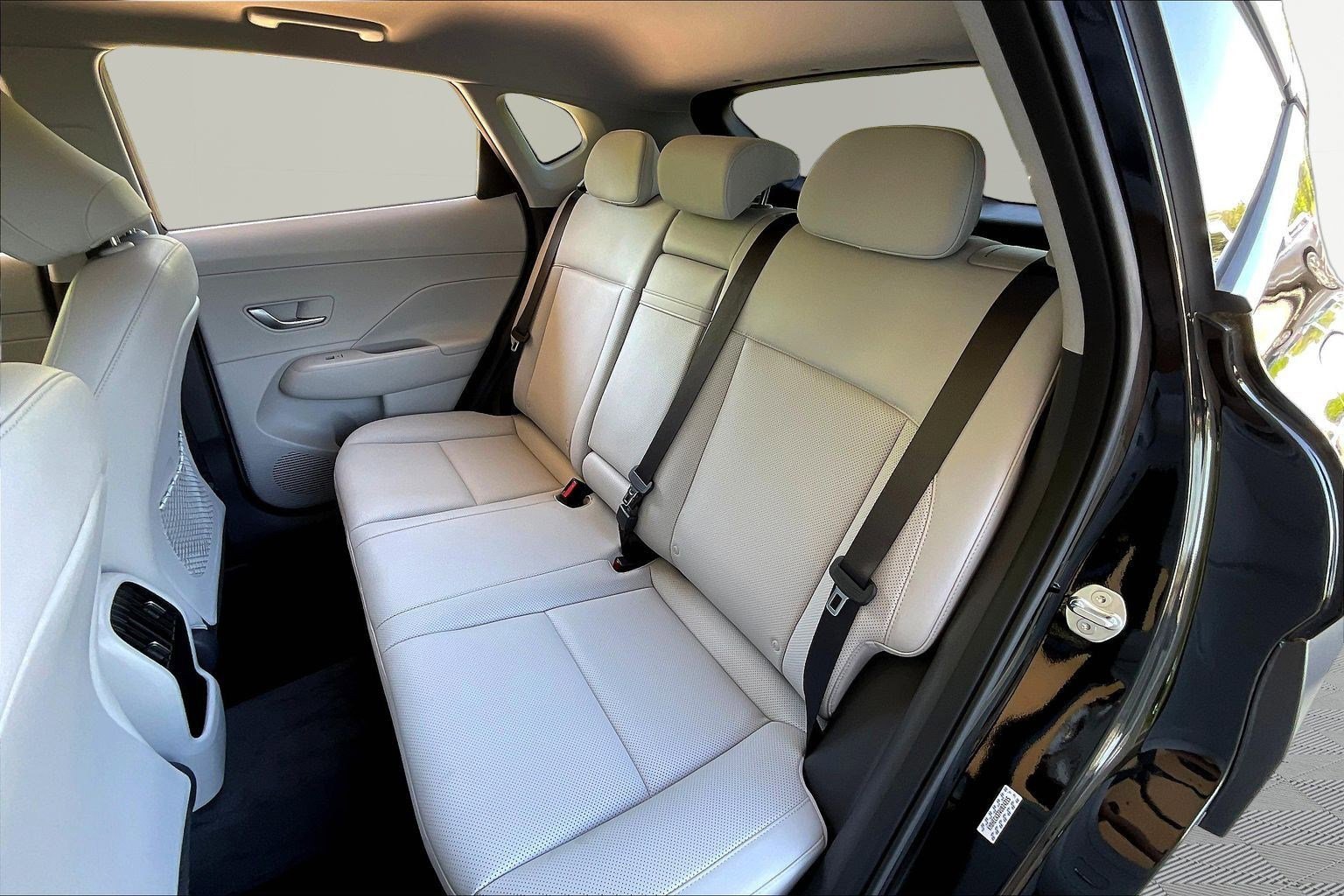 Used 2024 Hyundai Kona Limited AWD/4WD image 21