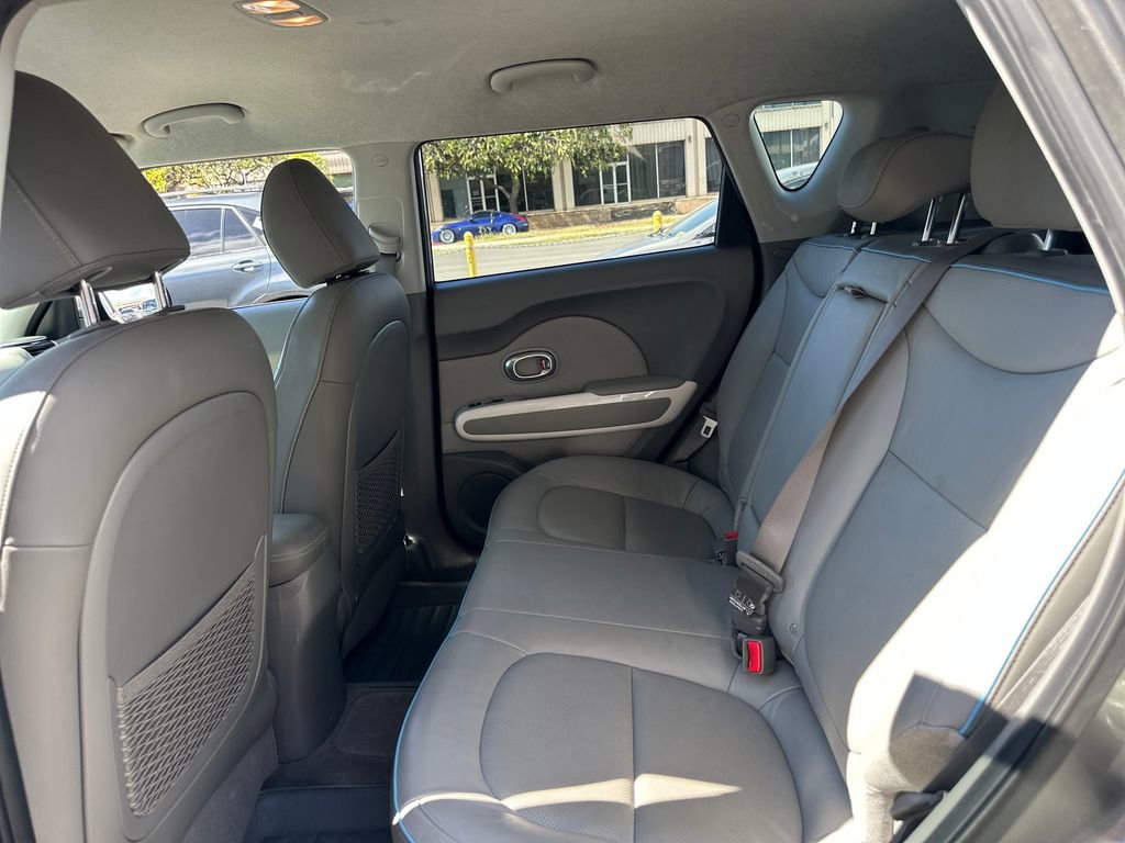 Used 2018 Kia Soul EV + image 14