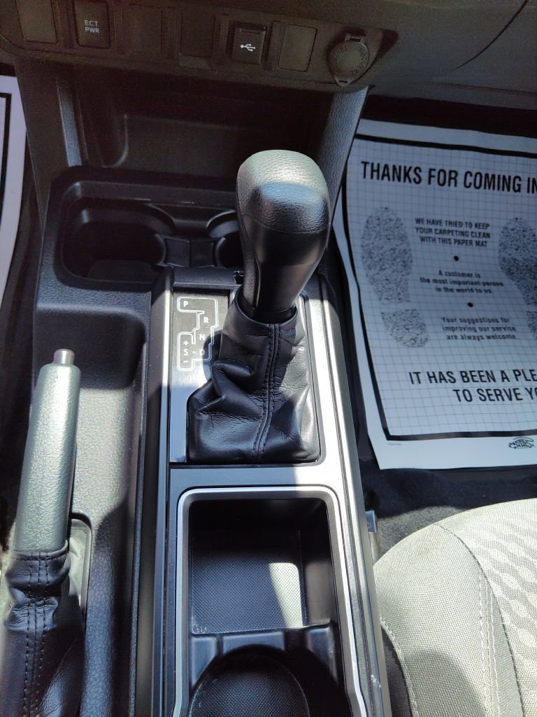 Used 2022 Toyota Tacoma SR image 25