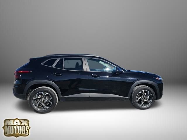 Used 2025 Chevrolet Trax LT w/ LT Convenience Package image 12