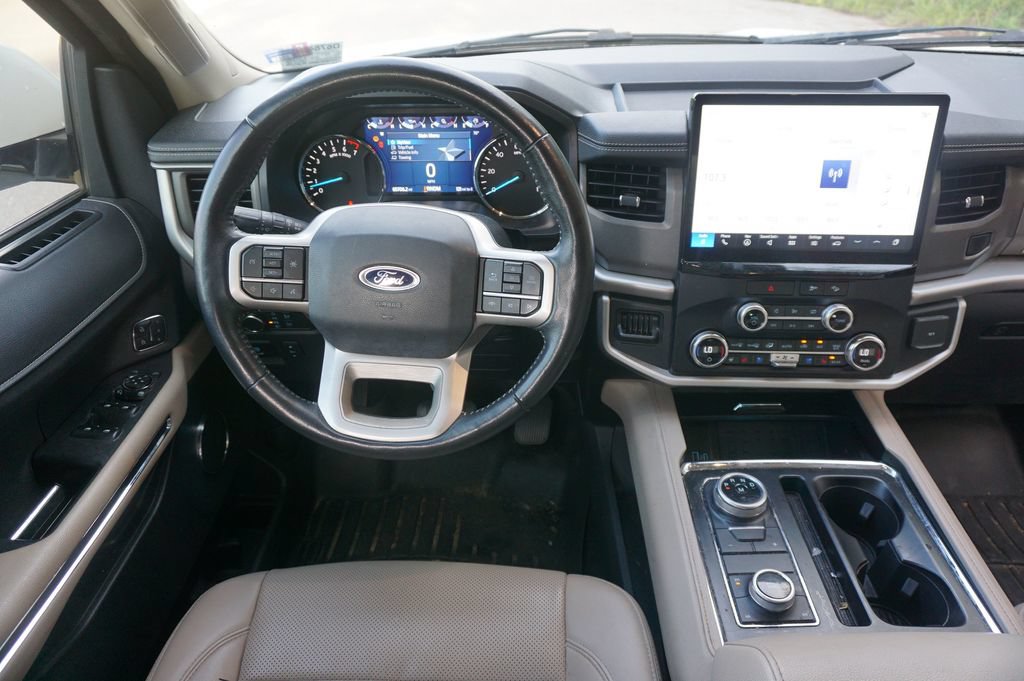 Used 2022 Ford Expedition Max XLT AWD/4WD image 6