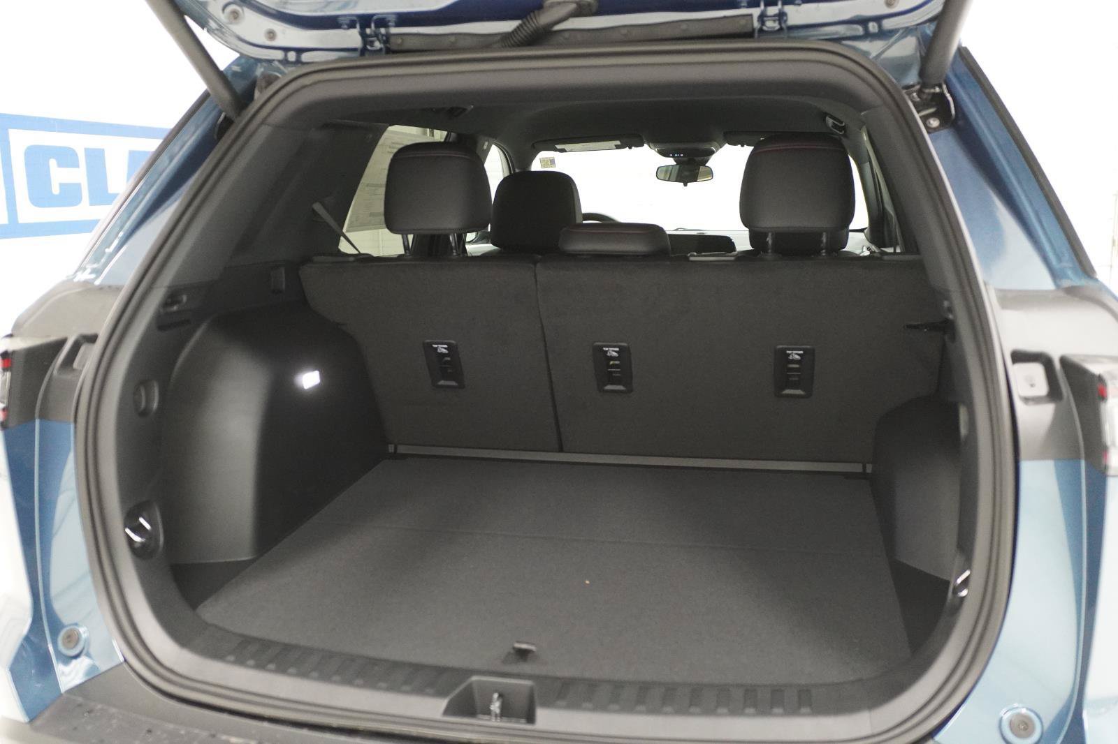 New 2027 Chevrolet Equinox RS FWD image 32