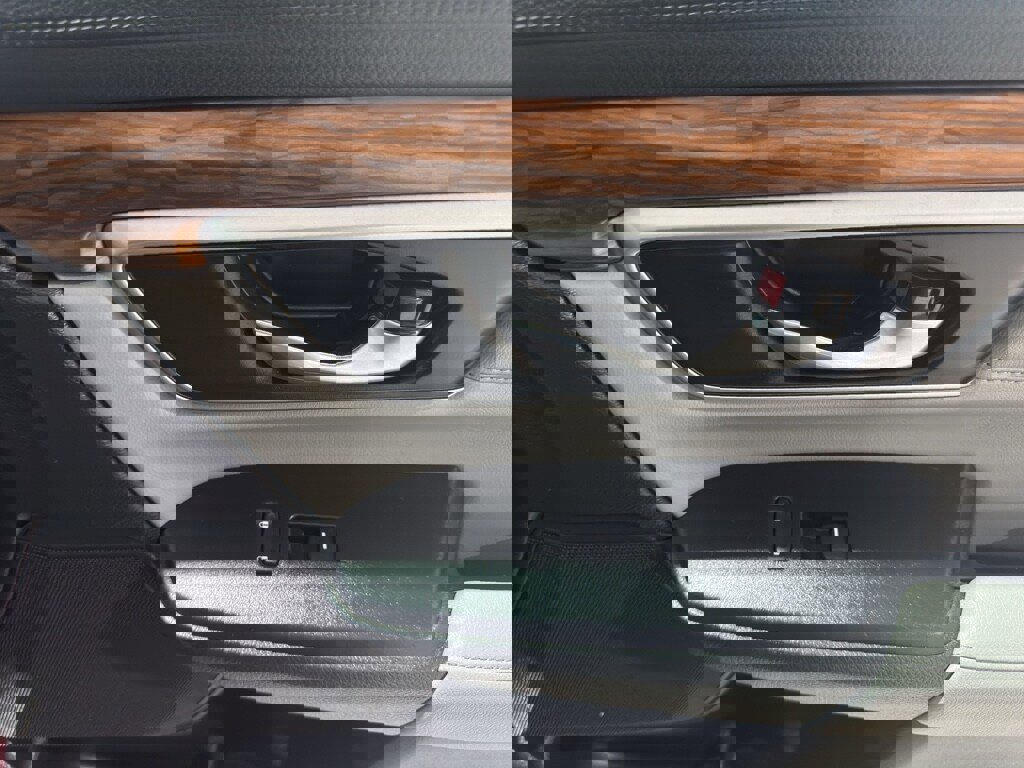 Used 2022 Honda CR-V Touring image 16