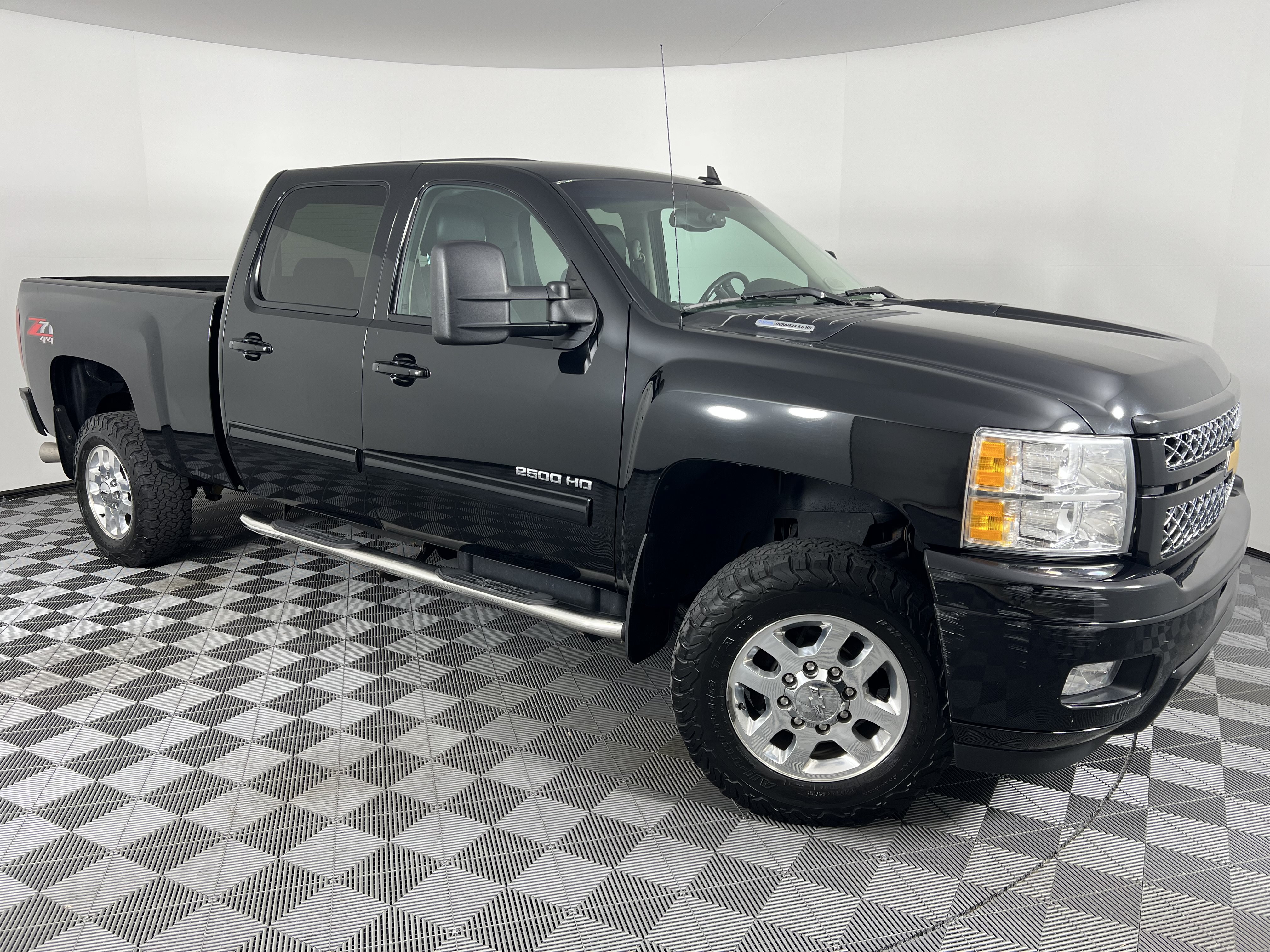 Used 2012 Chevrolet Silverado 2500 LTZ w/ LTZ Plus Package AWD/4WD image 2