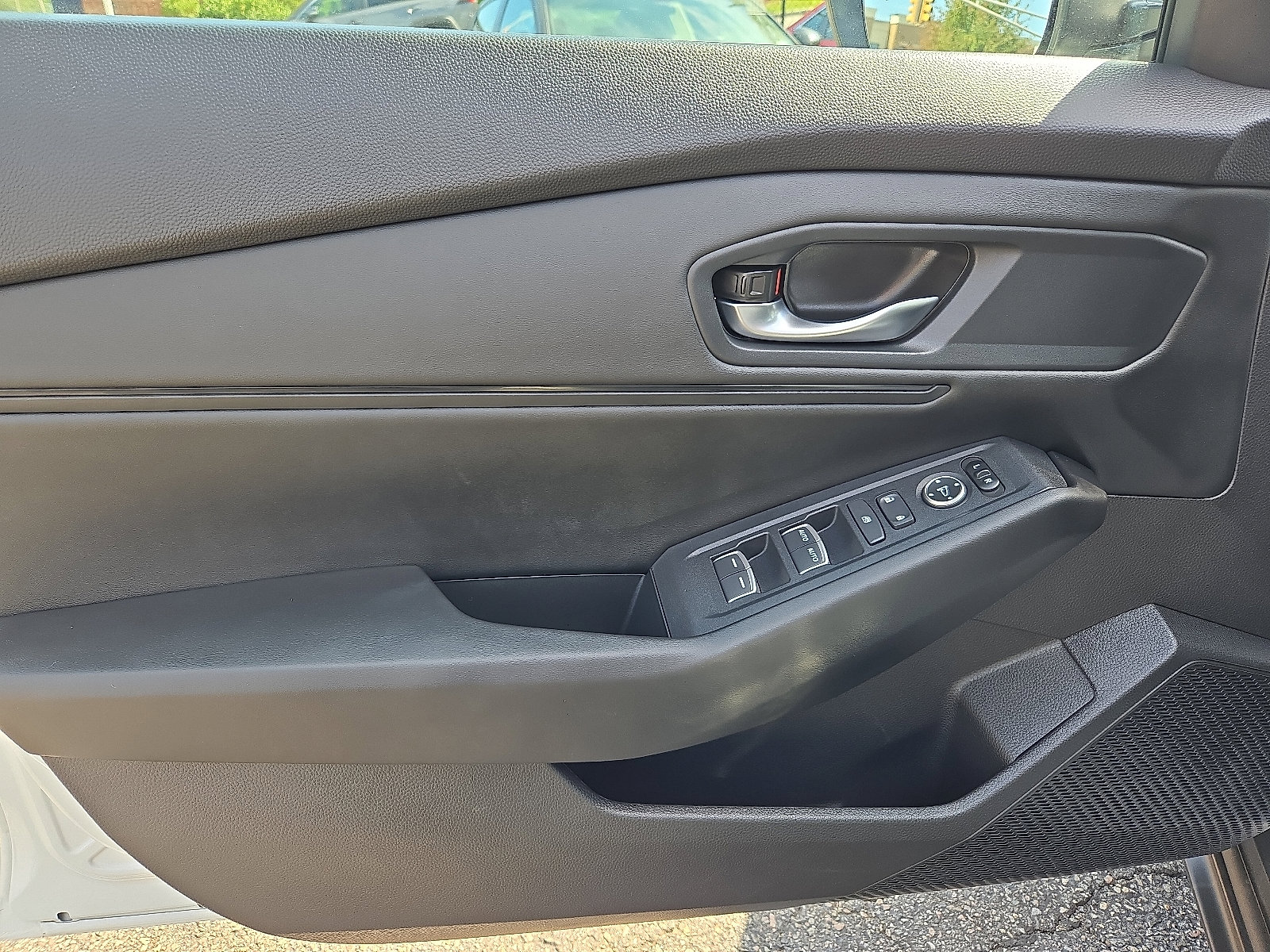 Used 2025 Honda Accord SE image 12