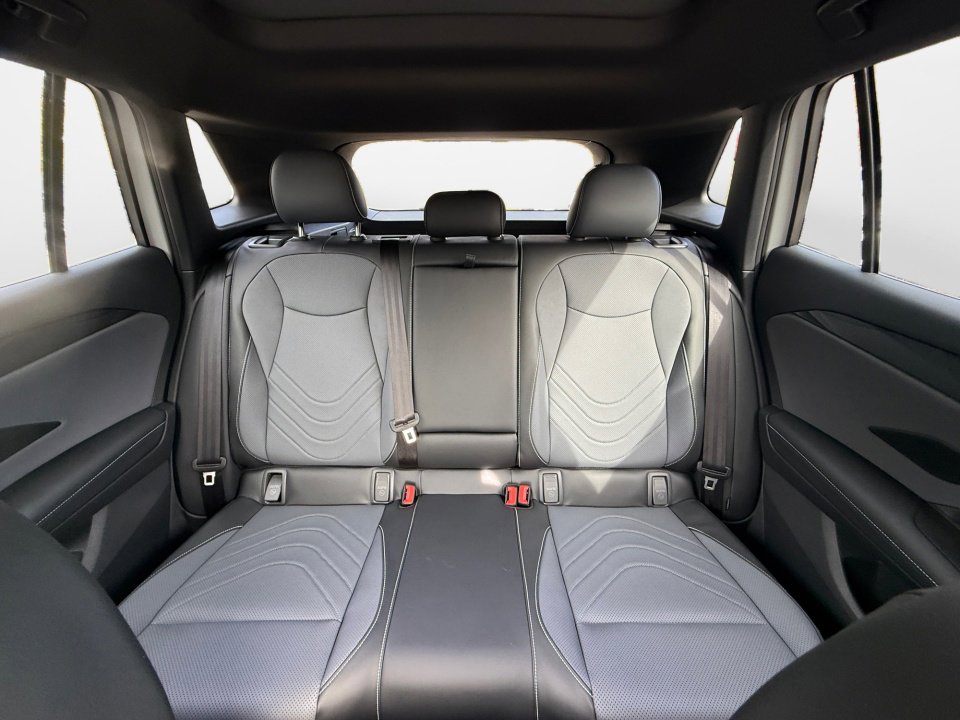 New 2026 Volkswagen Tiguan SE R-Line image 12