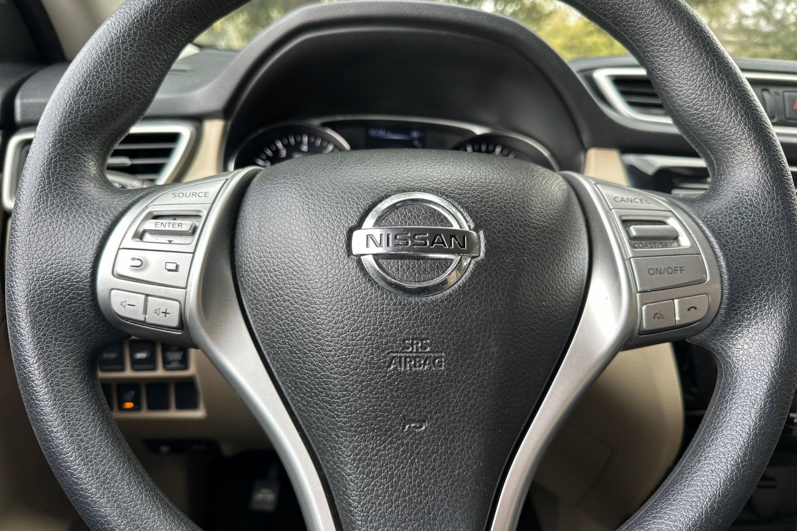 Used 2016 Nissan Rogue SV w/ SV Premium Package image 30