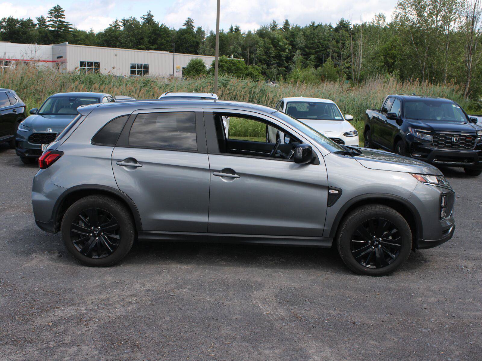 Used 2026 Mitsubishi Outlander Sport LE AWD/4WD image 4