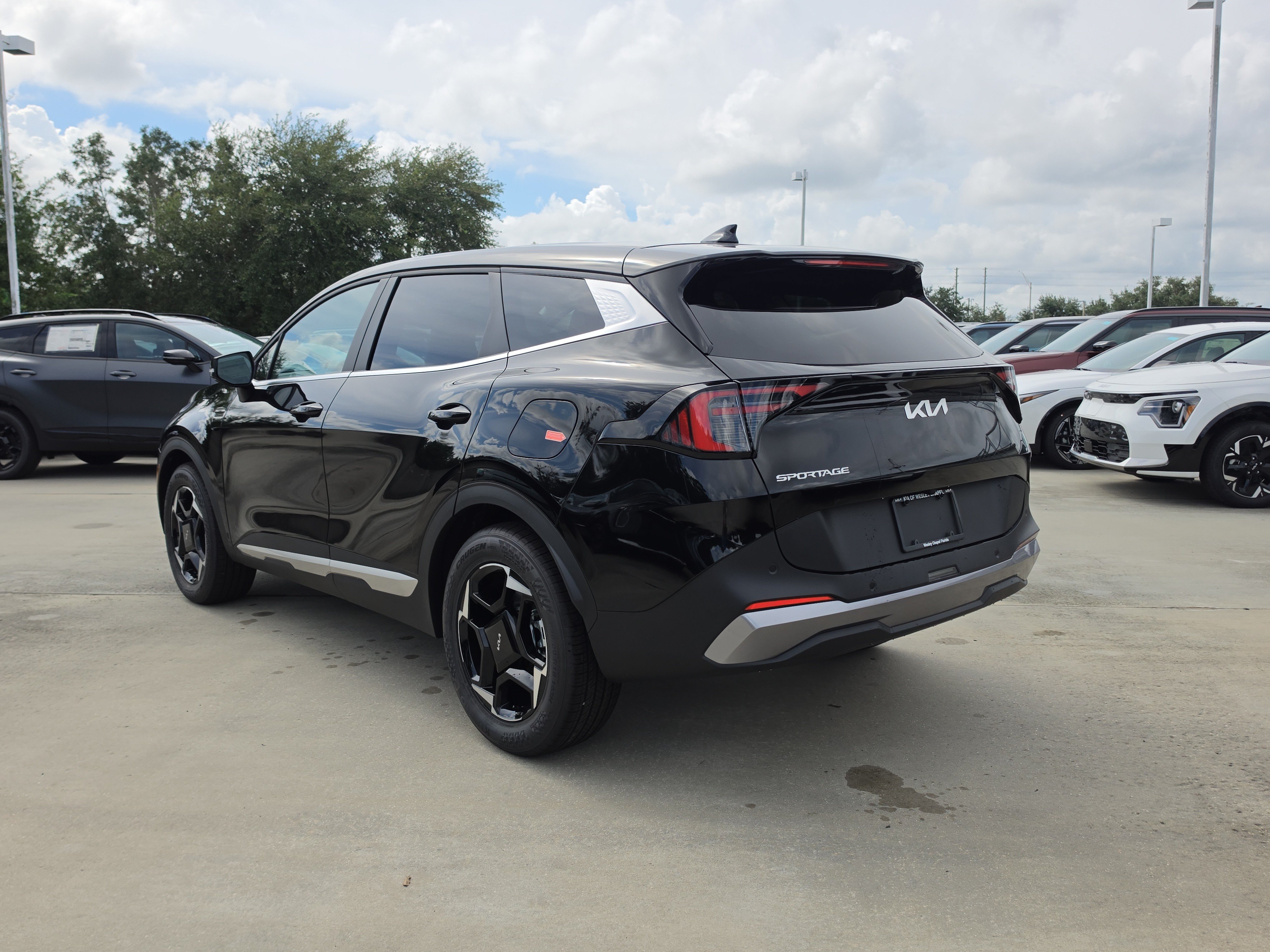 New 2027 Kia Sportage EX FWD image 6
