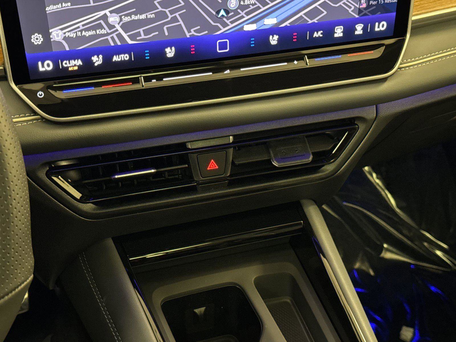 New 2026 Volkswagen Tiguan SEL R-Line AWD/4WD image 20