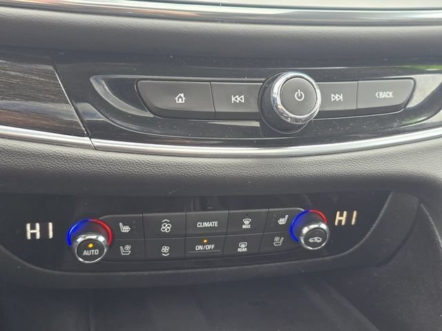 Used 2020 Buick Enclave Avenir w/ Avenir Technology Package AWD/4WD image 29