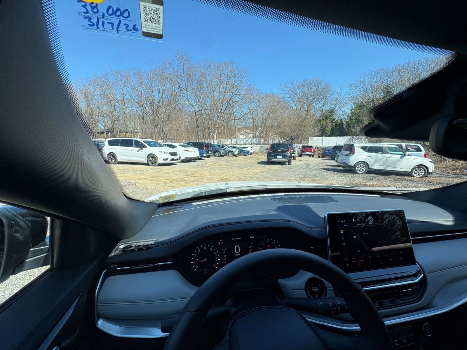 Used 2025 Jeep Compass Limited image 32