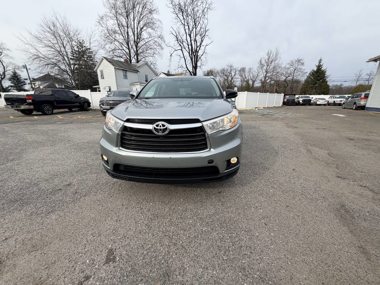 Used 2015 Toyota Highlander XLE image 3