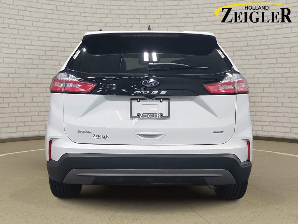 Used 2024 Ford Edge SEL image 4