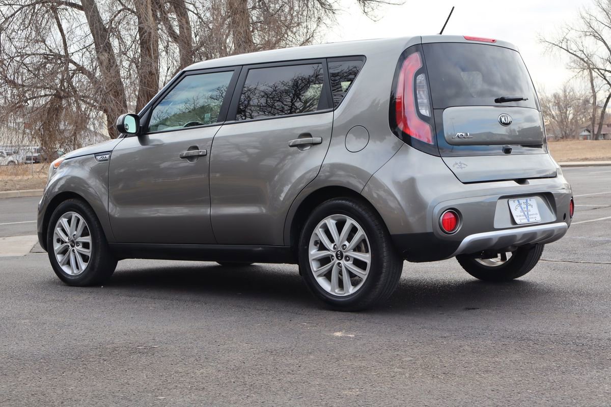 Used 2018 Kia Soul + FWD image 7
