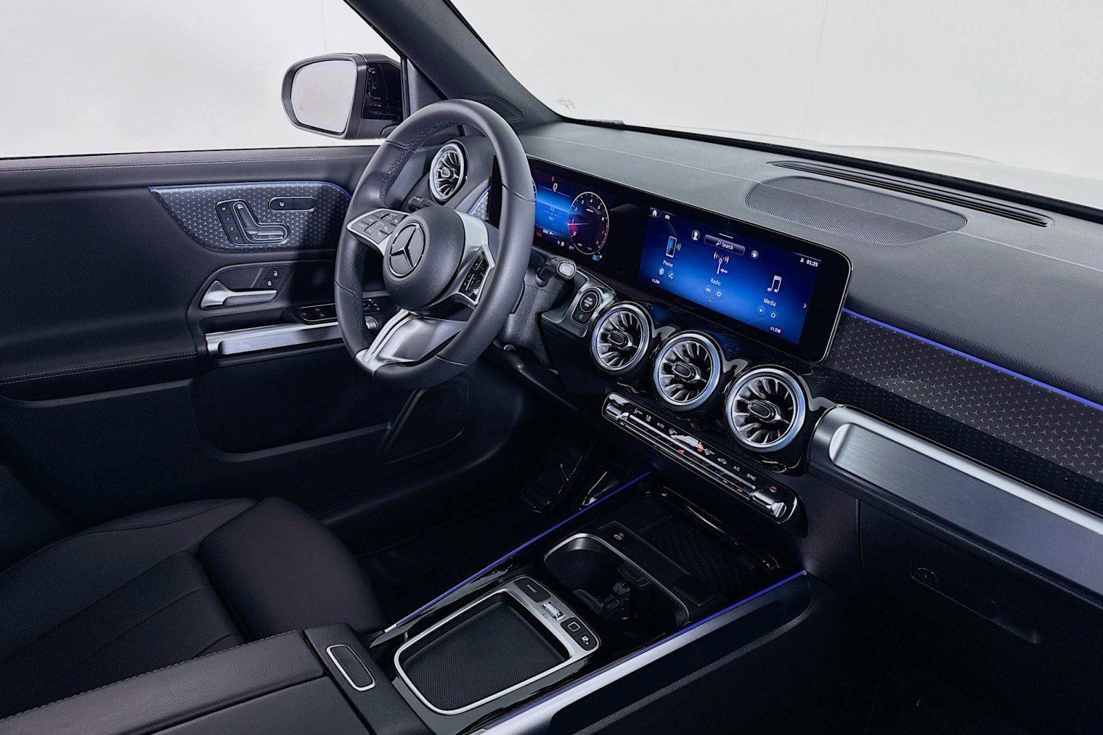 Certified 2025 Mercedes-Benz GLB 250 image 16