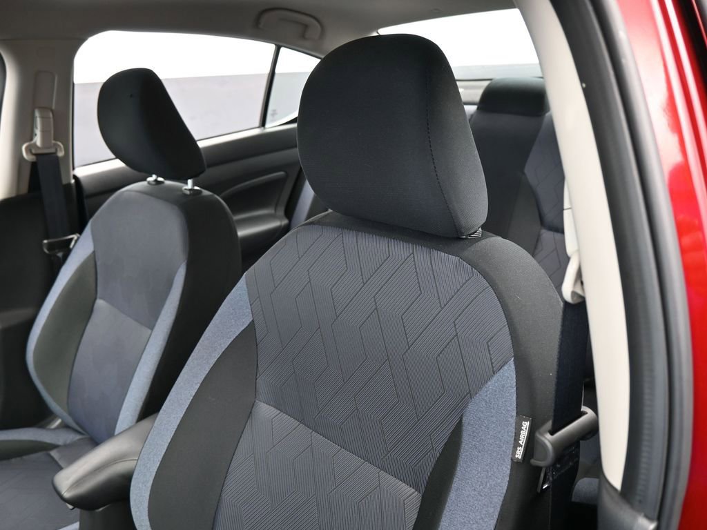 Used 2025 Nissan Versa SV image 16