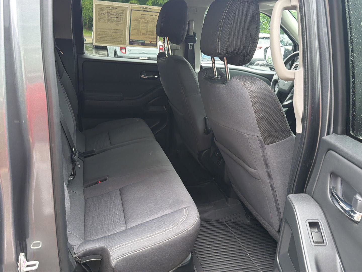 Used 2022 Nissan Frontier SV AWD/4WD image 11