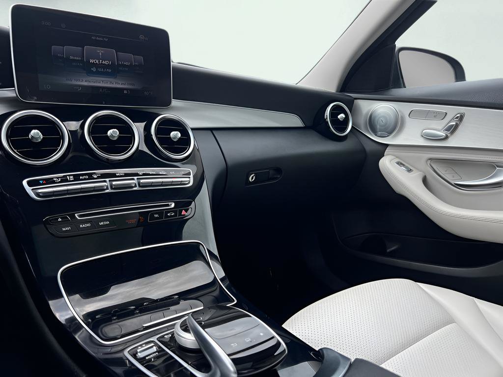 Used 2015 Mercedes-Benz C 300 4MATIC Sedan image 41