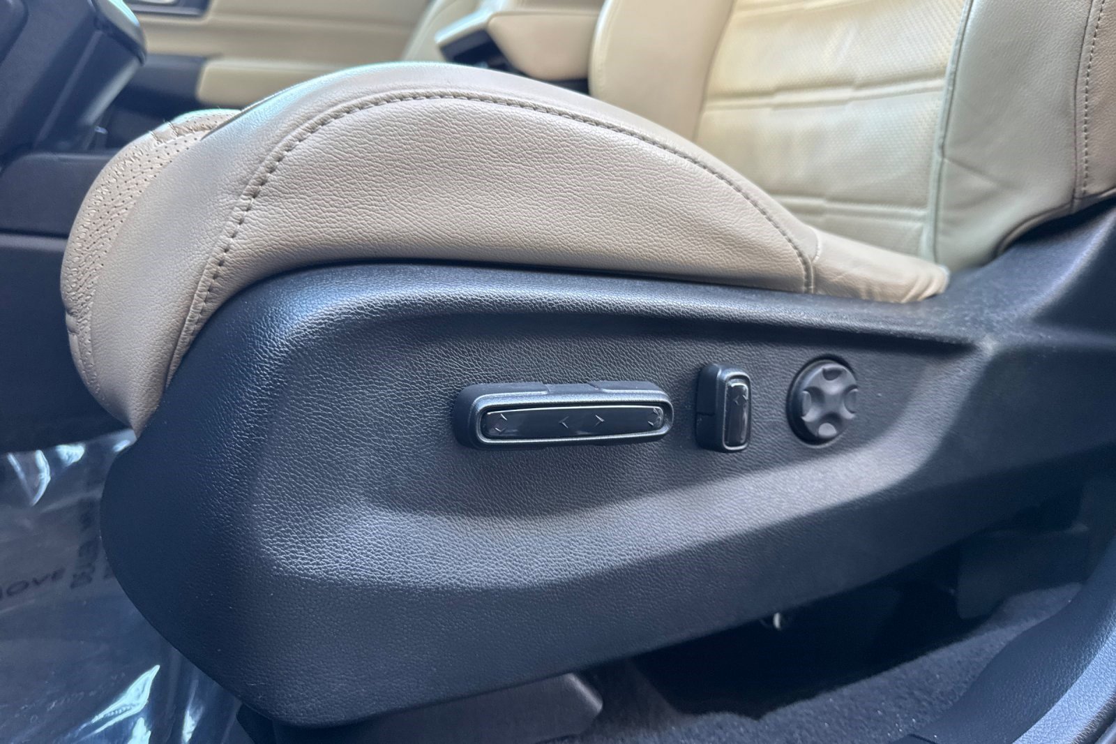 Used 2018 Honda CR-V Touring image 13