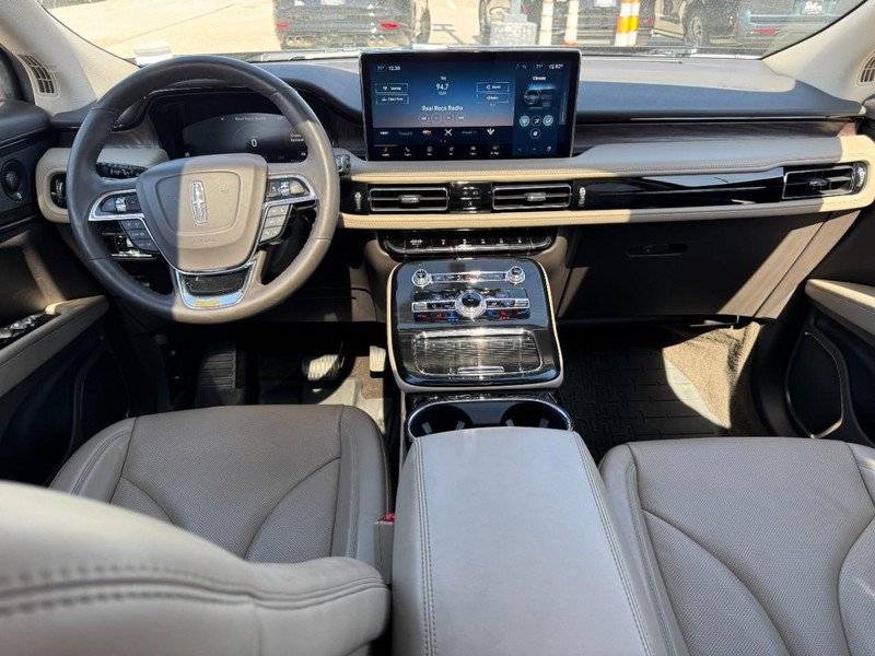 Certified 2023 Lincoln Nautilus Reserve w/ Luxury Package AWD/4WD image 9