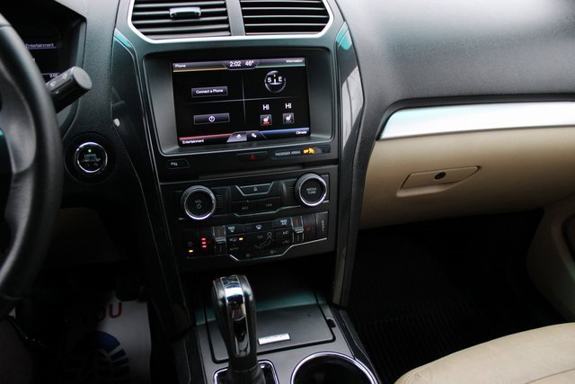 Used 2016 Ford Explorer XLT w/ Equipment Group 202A image 24