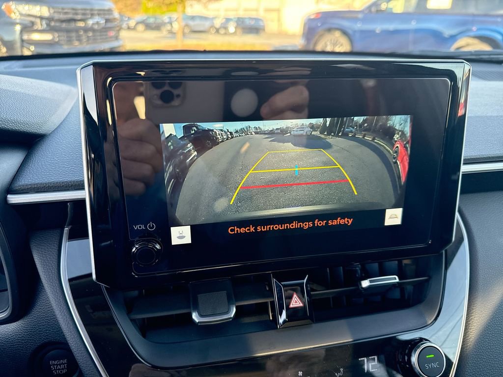 Used 2025 Toyota Corolla Cross XLE image 11