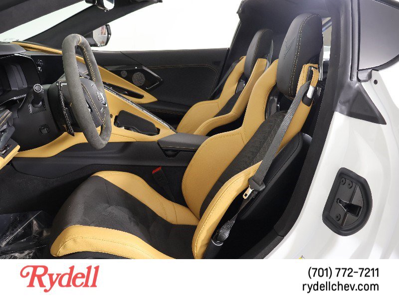 Used 2025 Chevrolet Corvette Stingray Premium Cpe w/ Z51 Performance Package image 22