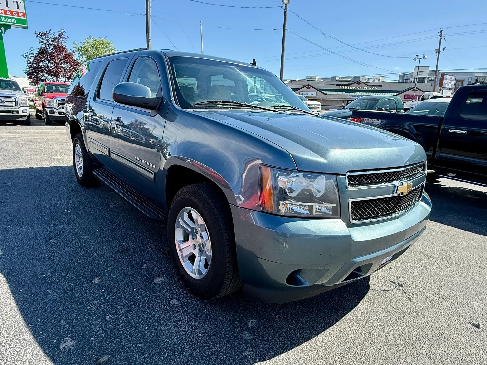 Used 2010 Chevrolet Suburban LS w/ Interior Plus Package AWD/4WD image 7