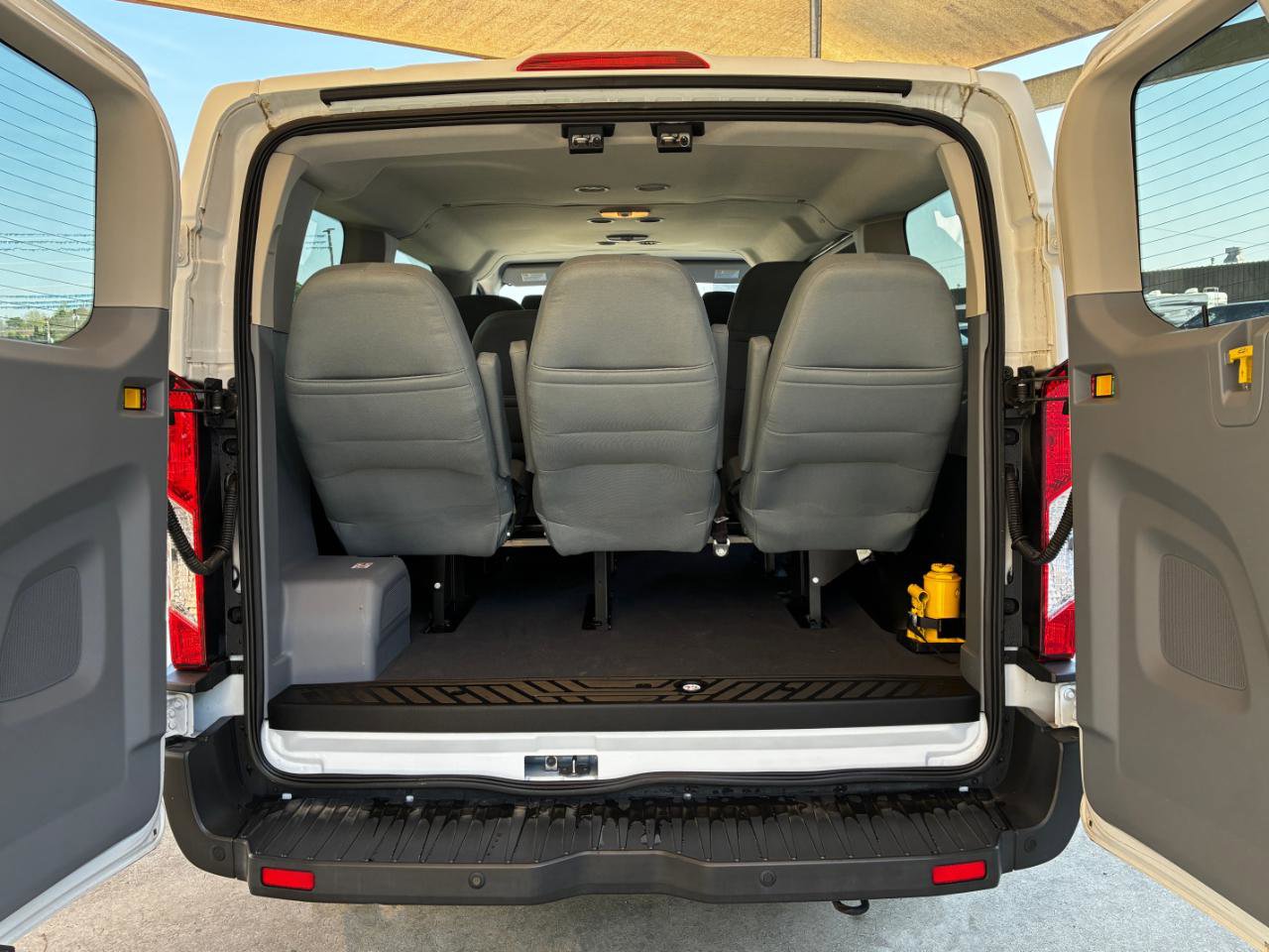 Used 2019 Ford Transit 150 XLT image 29