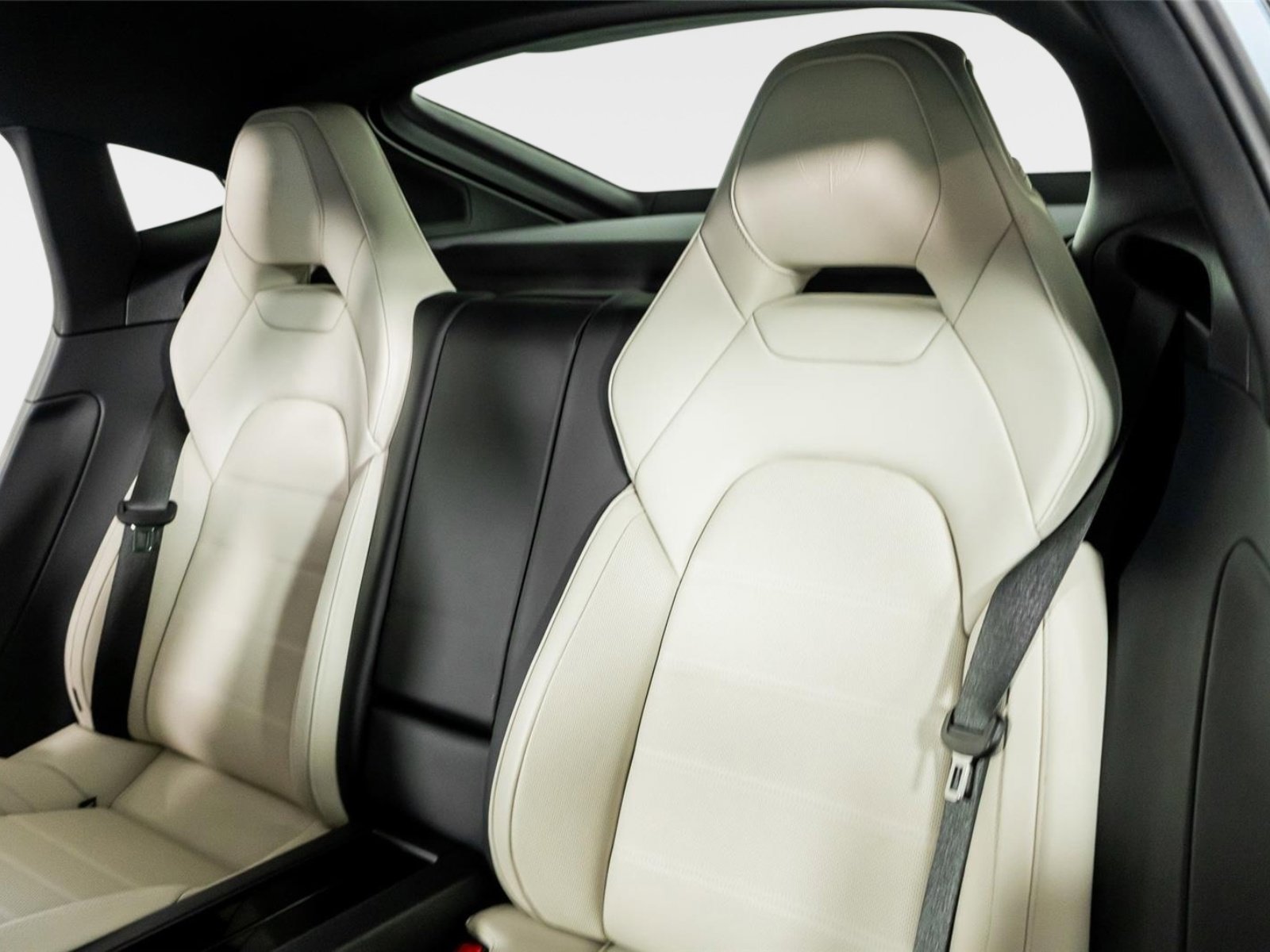 Used 2025 Porsche Panamera 4 w/ Premium Package image 29