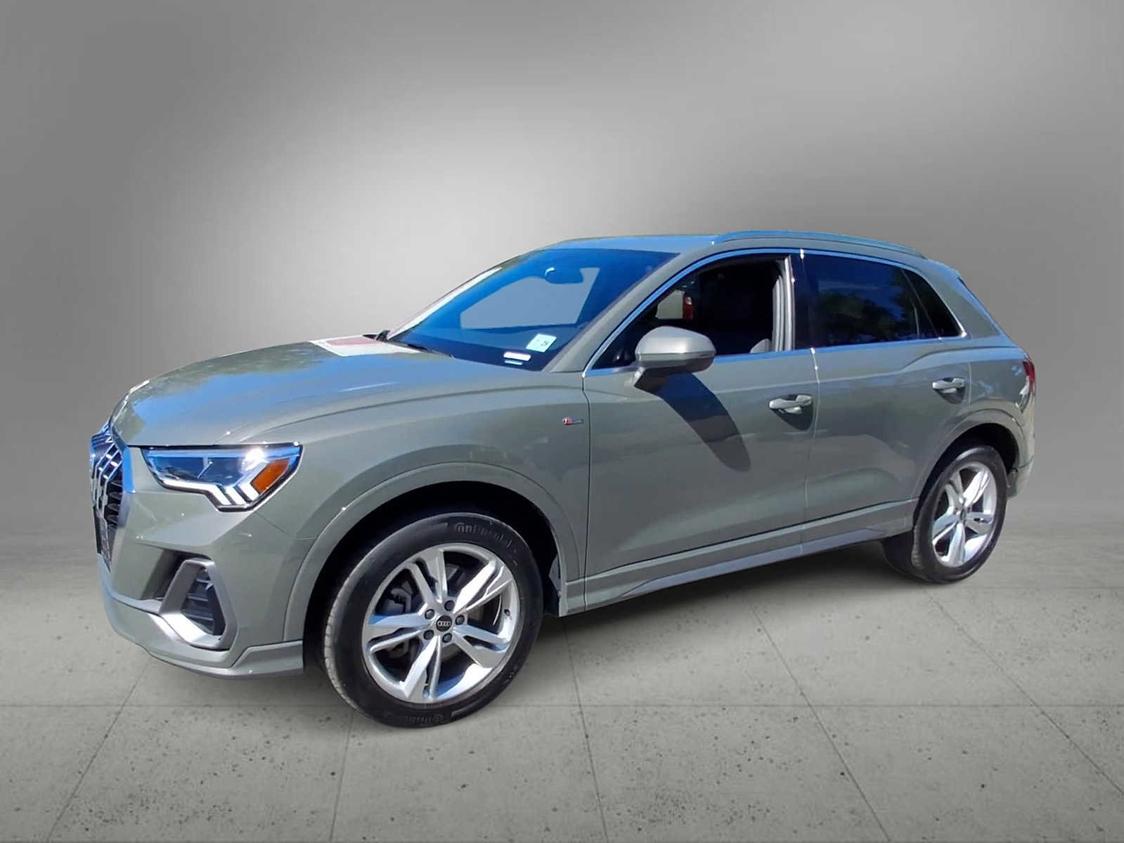 Used 2023 Audi Q3 2.0T Premium w/ Convenience Package AWD/4WD image 4