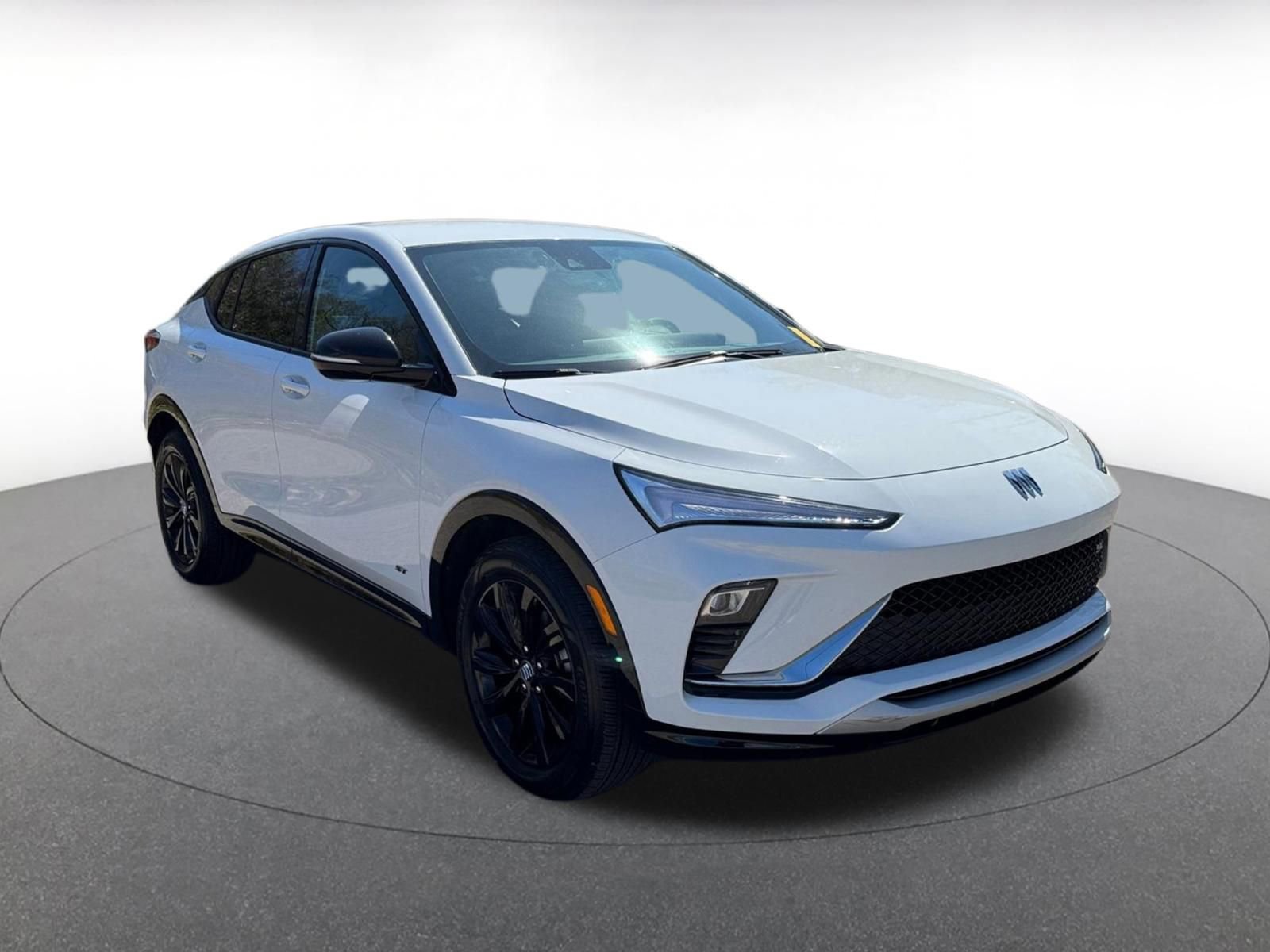 Used 2025 Buick Envista Sport Touring image 1