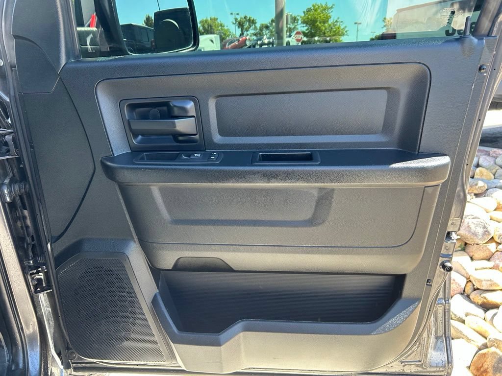 Used 2017 RAM 1500 Express AWD/4WD image 29