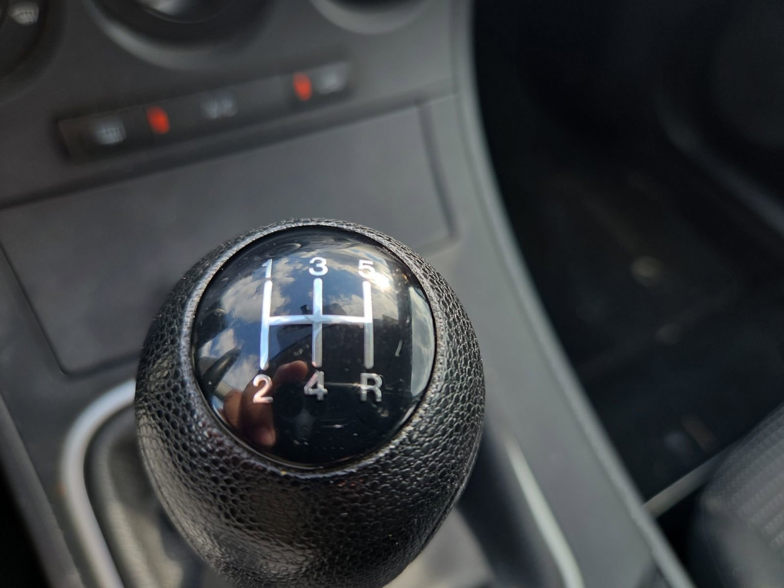 Used 2012 MAZDA MAZDA3 i Sport FWD image 17