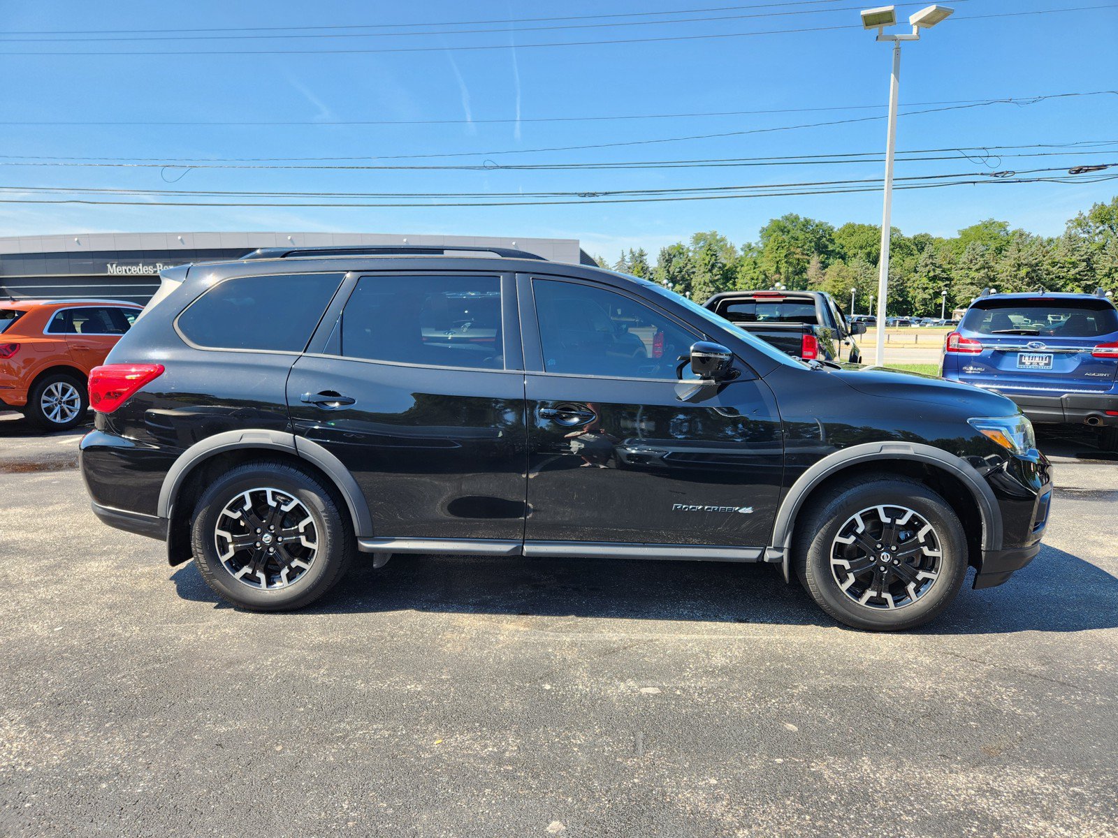Used 2019 Nissan Pathfinder SL AWD/4WD image 6