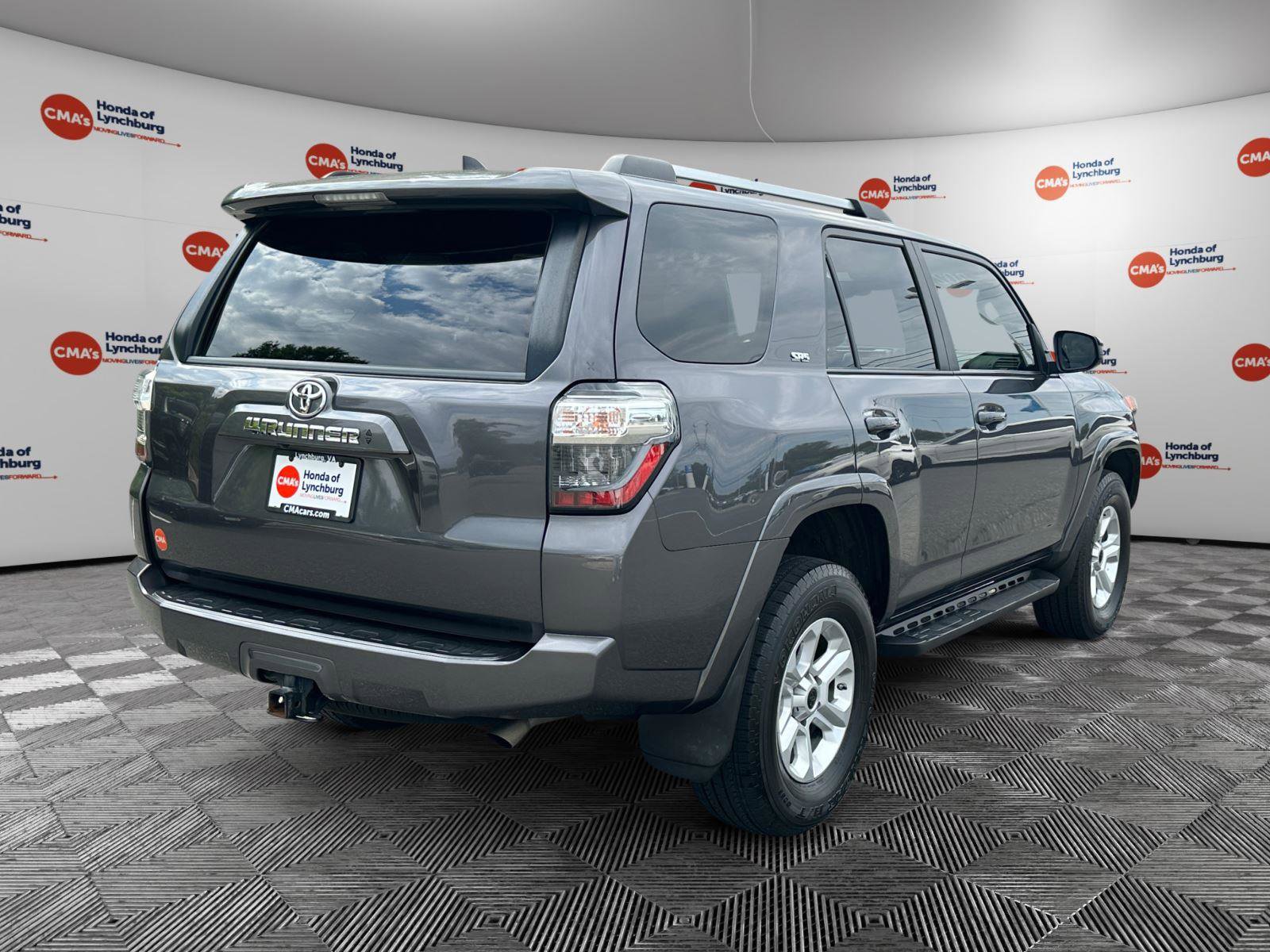 Used 2021 Toyota 4Runner SR5 AWD/4WD image 5