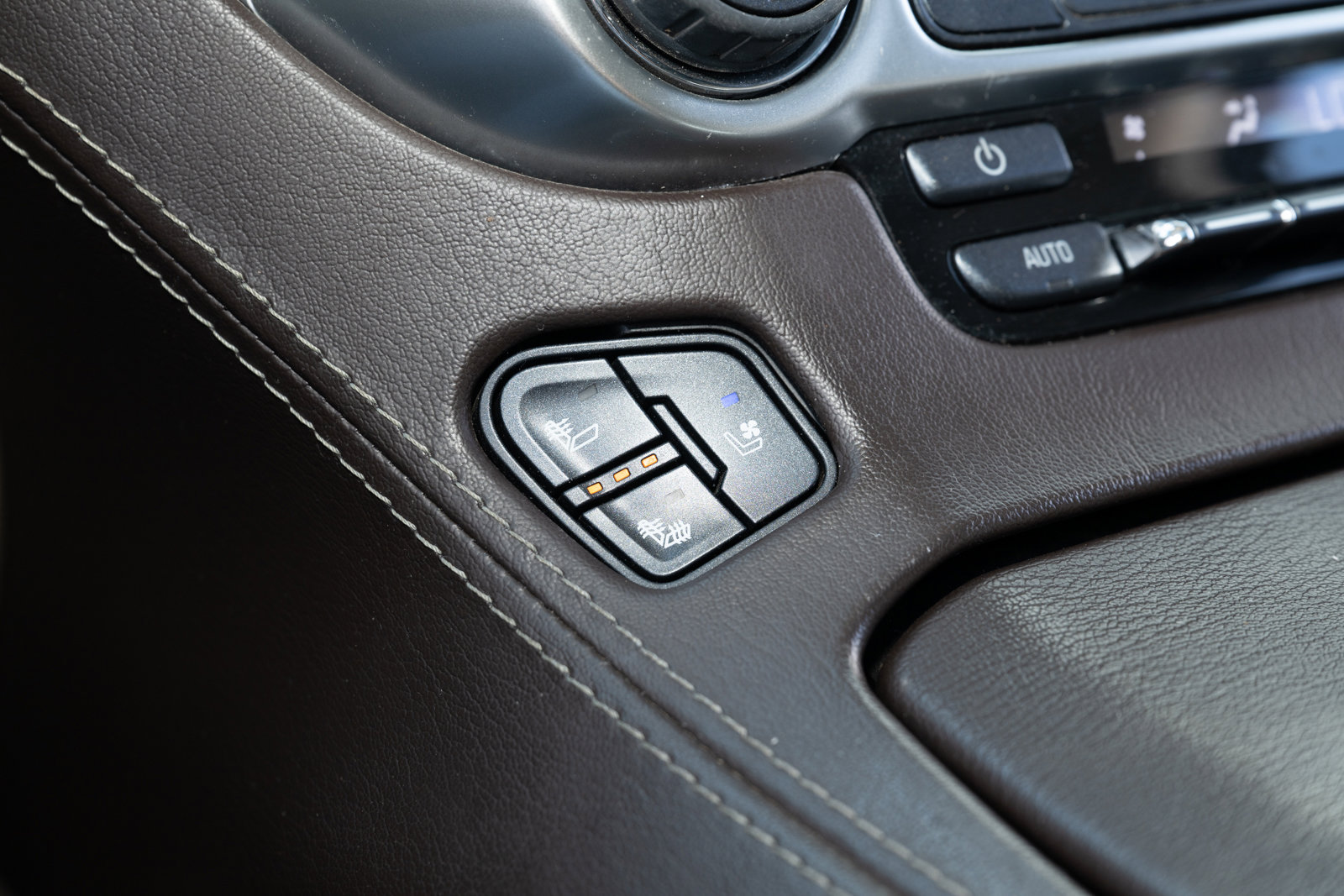 Used 2017 Chevrolet Tahoe Premier image 36