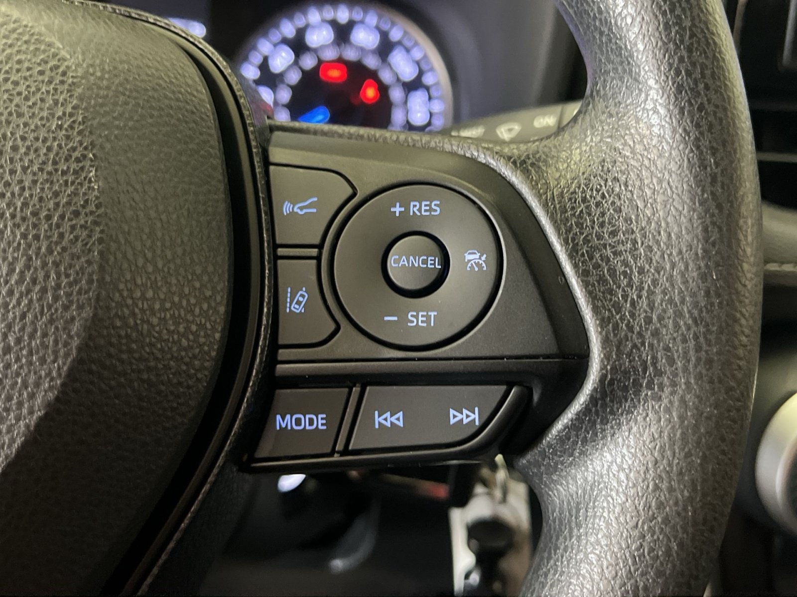 Used 2020 Toyota RAV4 LE w/ All Weather Liner Package AWD/4WD image 31