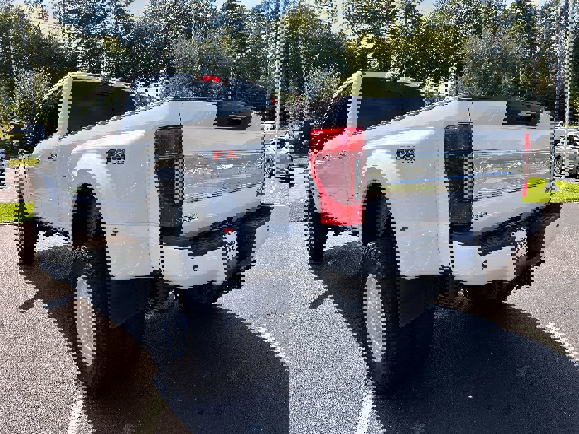 Used 2020 Ford F450 Platinum w/ FX4 Off-Road Package image 7