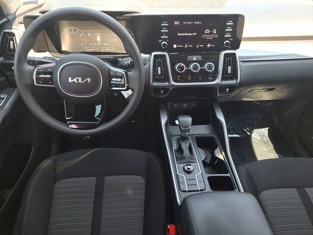 Used 2023 Kia Sorento LX AWD/4WD image 15