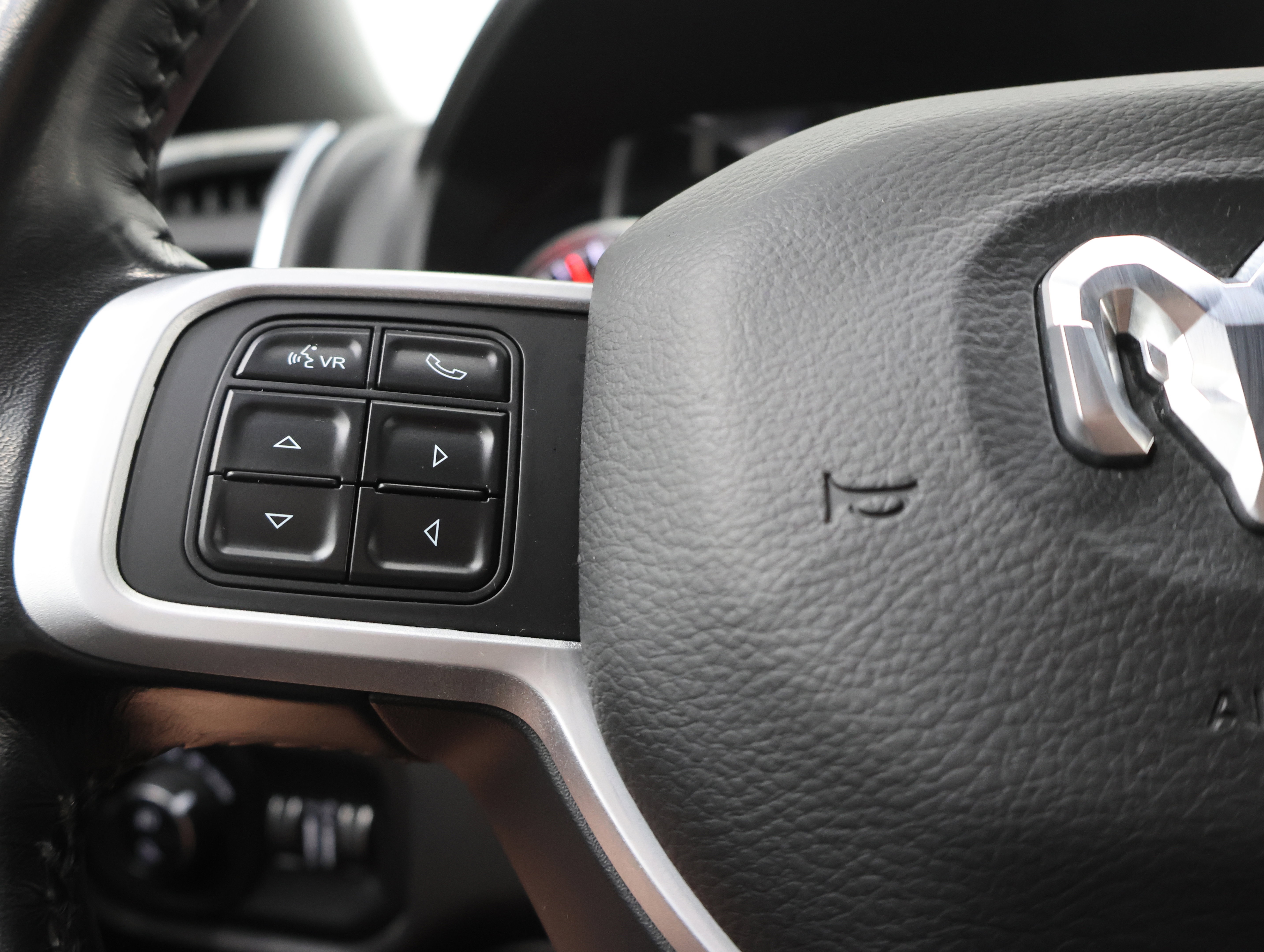 Used 2020 RAM 2500 Big Horn w/ Night Edition AWD/4WD image 15
